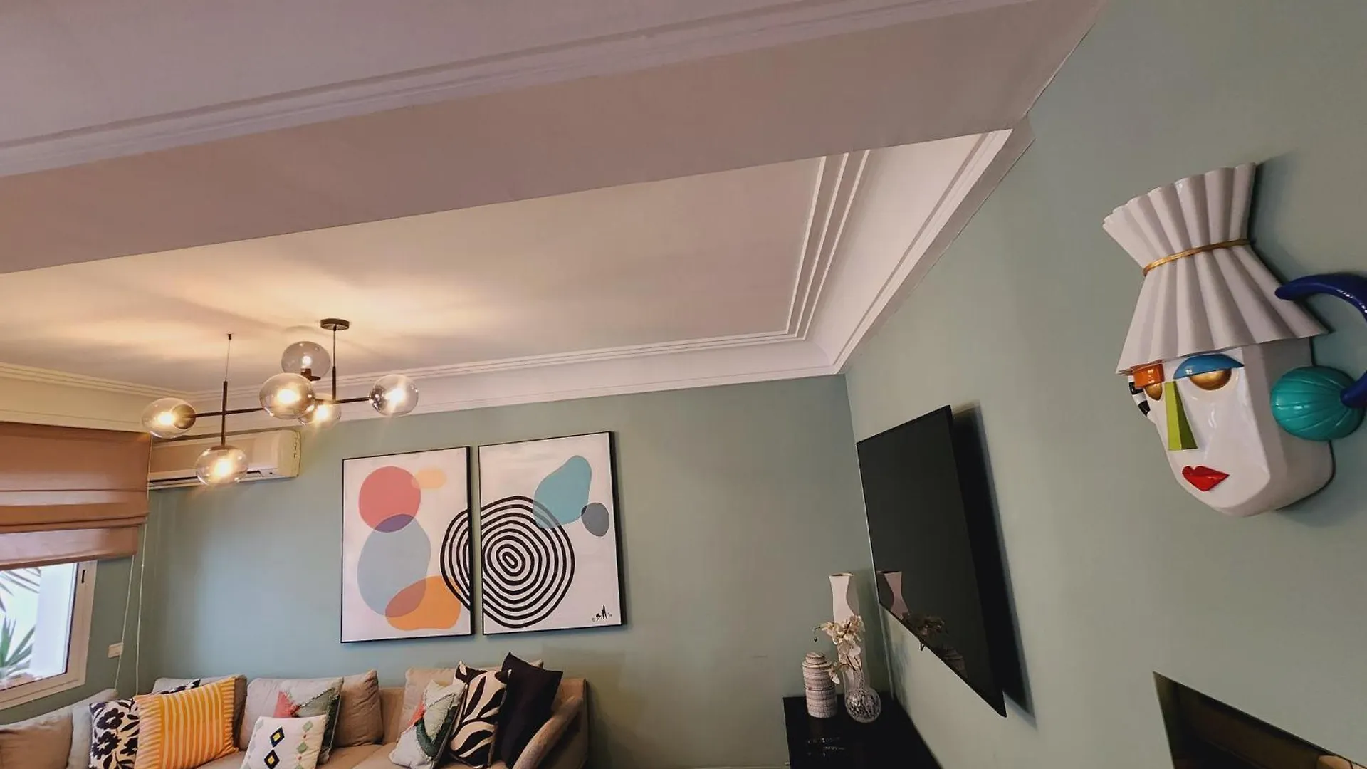 Number Nine Triangle D'Or By Ib Signature - Chic 3-Bedroom Family Apartment In Sought-After Area, 24 X7 Security - Self Check-In - Parking - City View With Terrace - Walk To Cafes! City Centre Casablanca Morocco