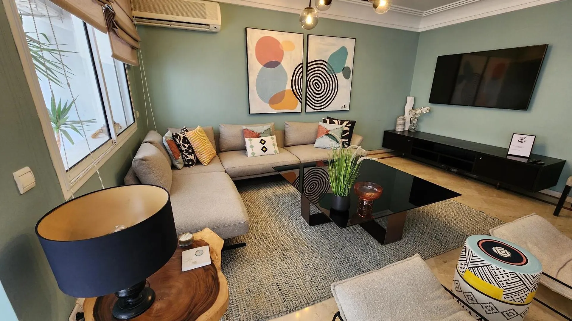 Number Nine Triangle D'Or By Ib Signature - Chic 3-Bedroom Family Apartment In Sought-After Area, 24 X7 Security - Self Check-In - Parking - City View With Terrace - Walk To Cafes! City Centre Casablanca