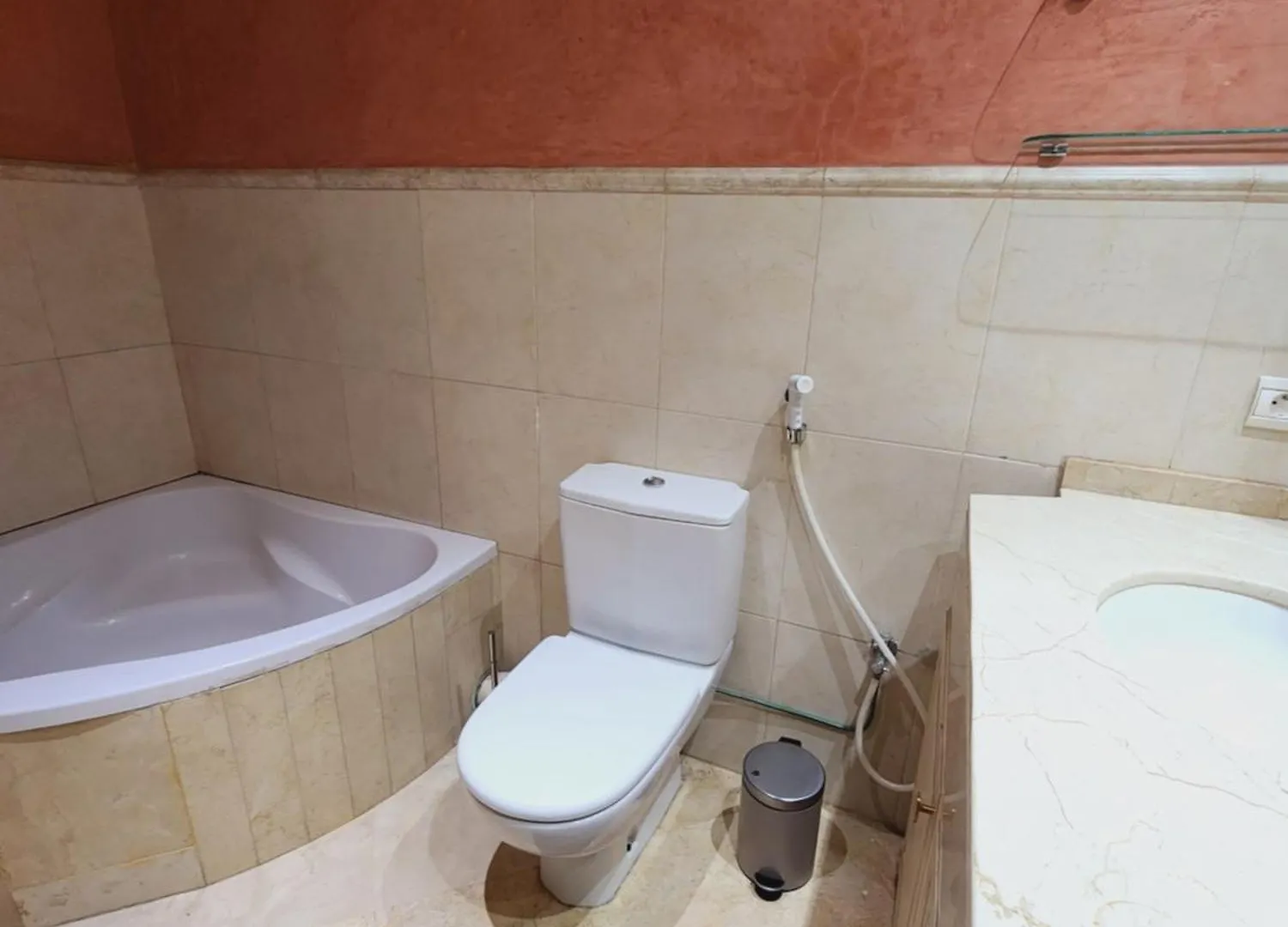 Number Nine Triangle D'Or By Ib Signature - Chic 3-Bedroom Family Apartment In Sought-After Area, 24 X7 Security - Self Check-In - Parking - City View With Terrace - Walk To Cafes! City Centre Casablanca