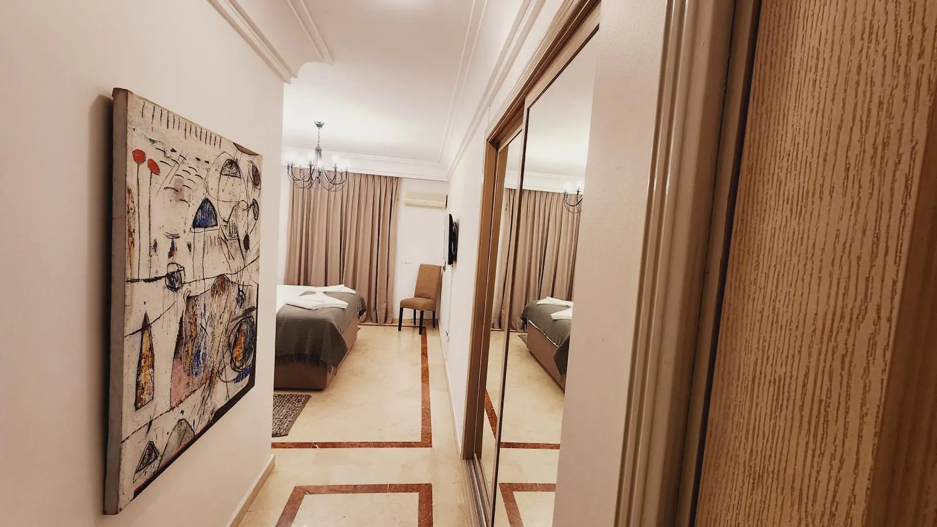 Number Nine Triangle D'Or By Ib Signature - Chic 3-Bedroom Family Apartment In Sought-After Area, 24 X7 Security - Self Check-In - Parking - City View With Terrace - Walk To Cafes! City Centre Casablanca Morocco